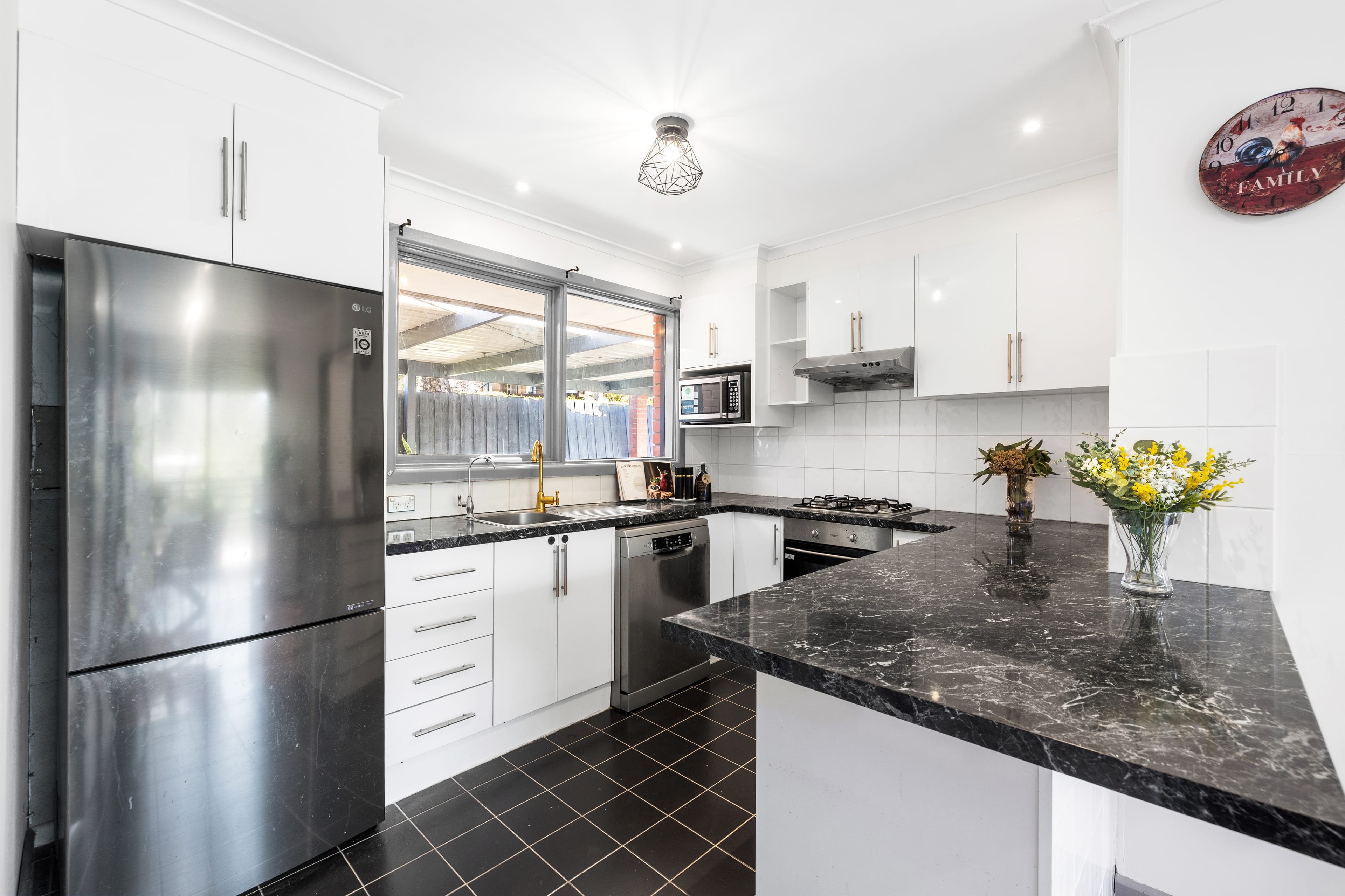 6 Chalmers Grove, Upper Ferntree Gully — listing photograph 7