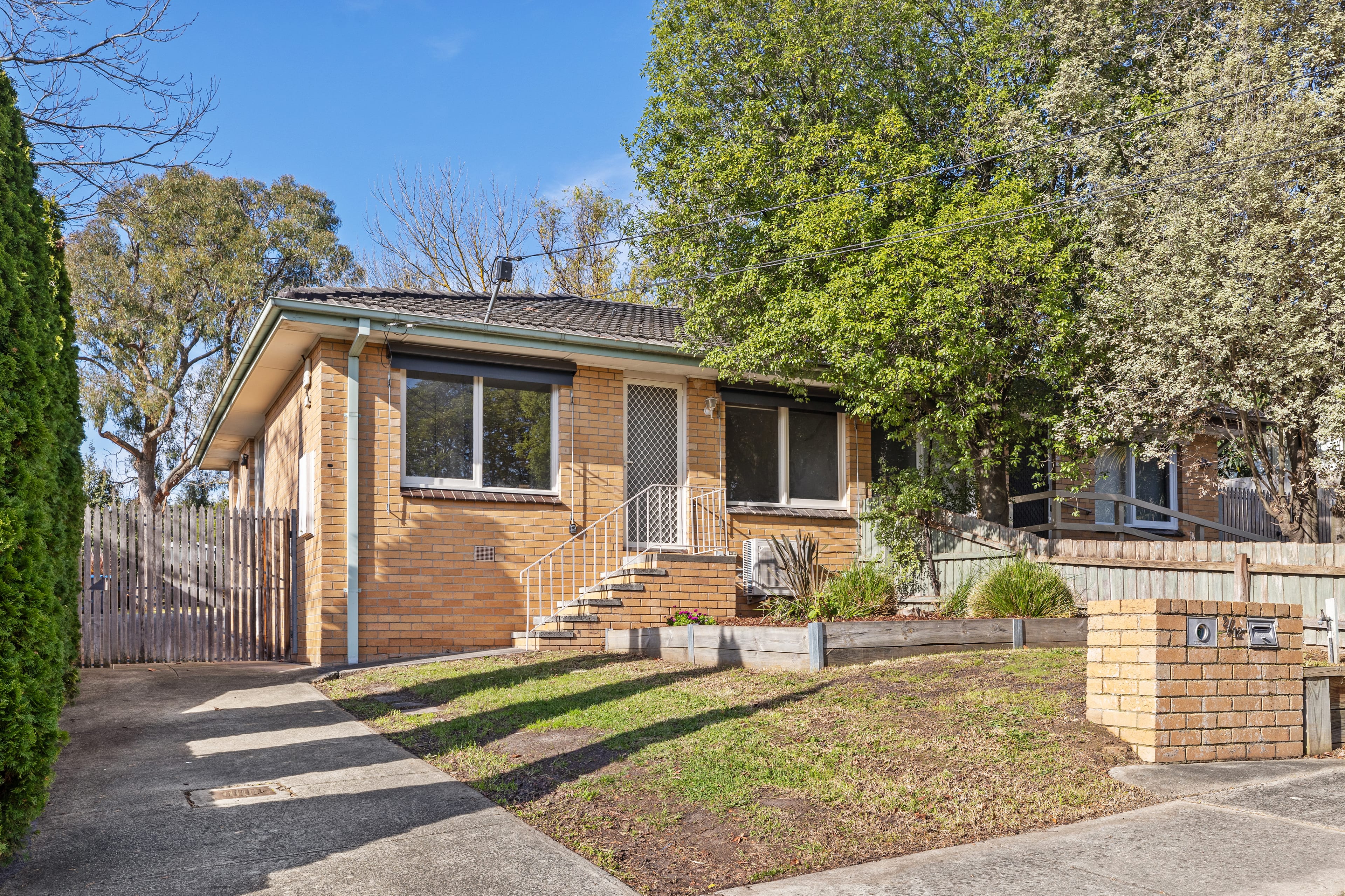 2/12 Moncoe Street, Boronia — listing photograph 2
