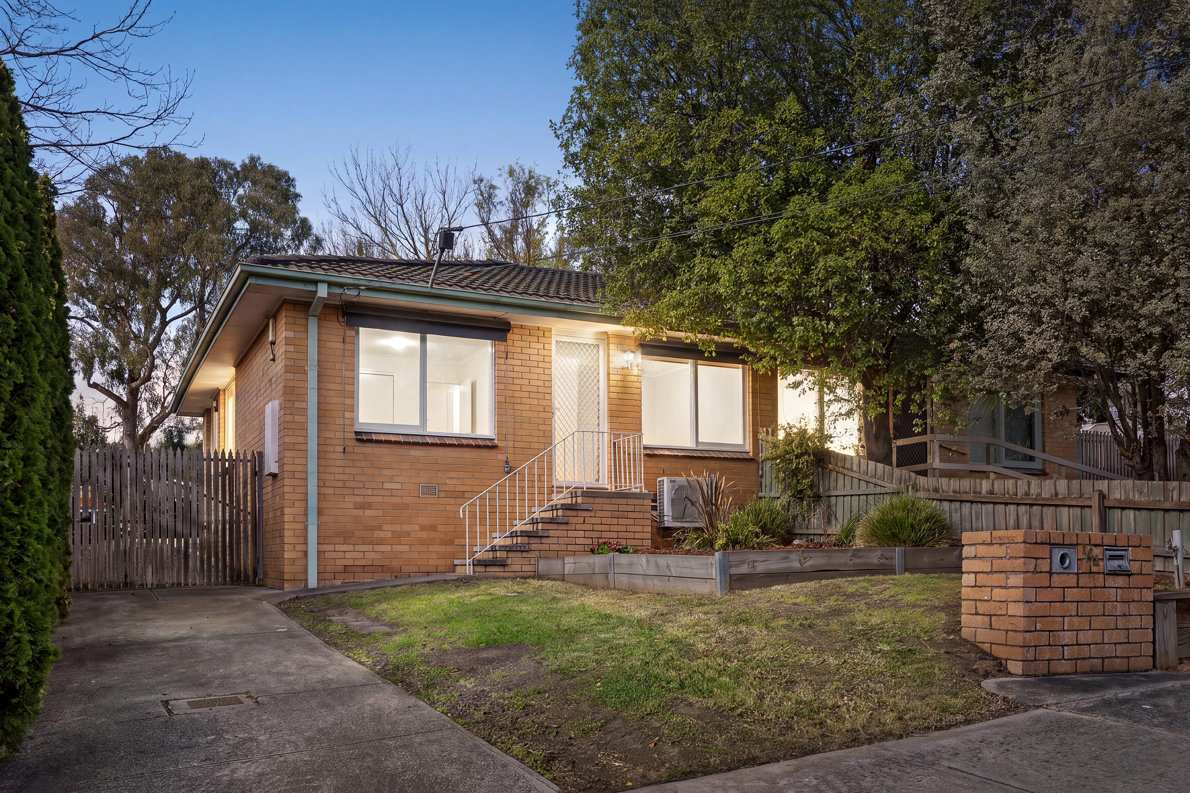 2/12 Moncoe Street, Boronia — listing photograph 3