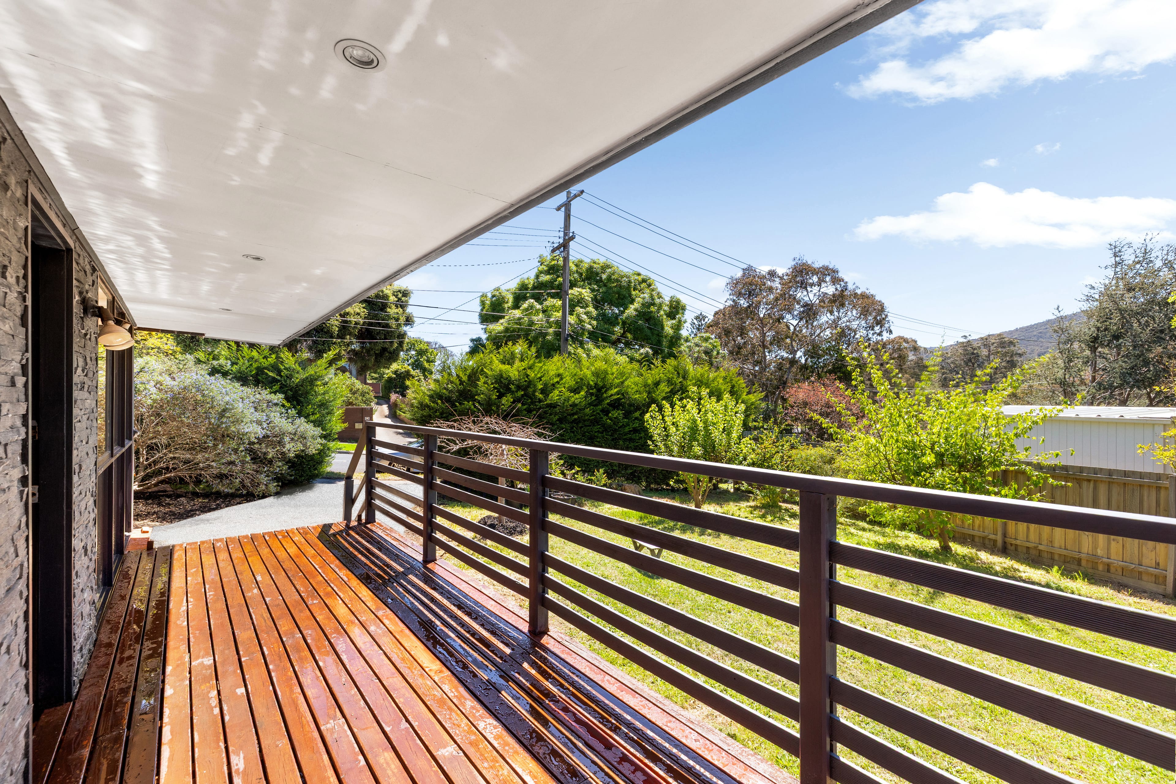 6 Chalmers Grove, Upper Ferntree Gully — listing photograph 3