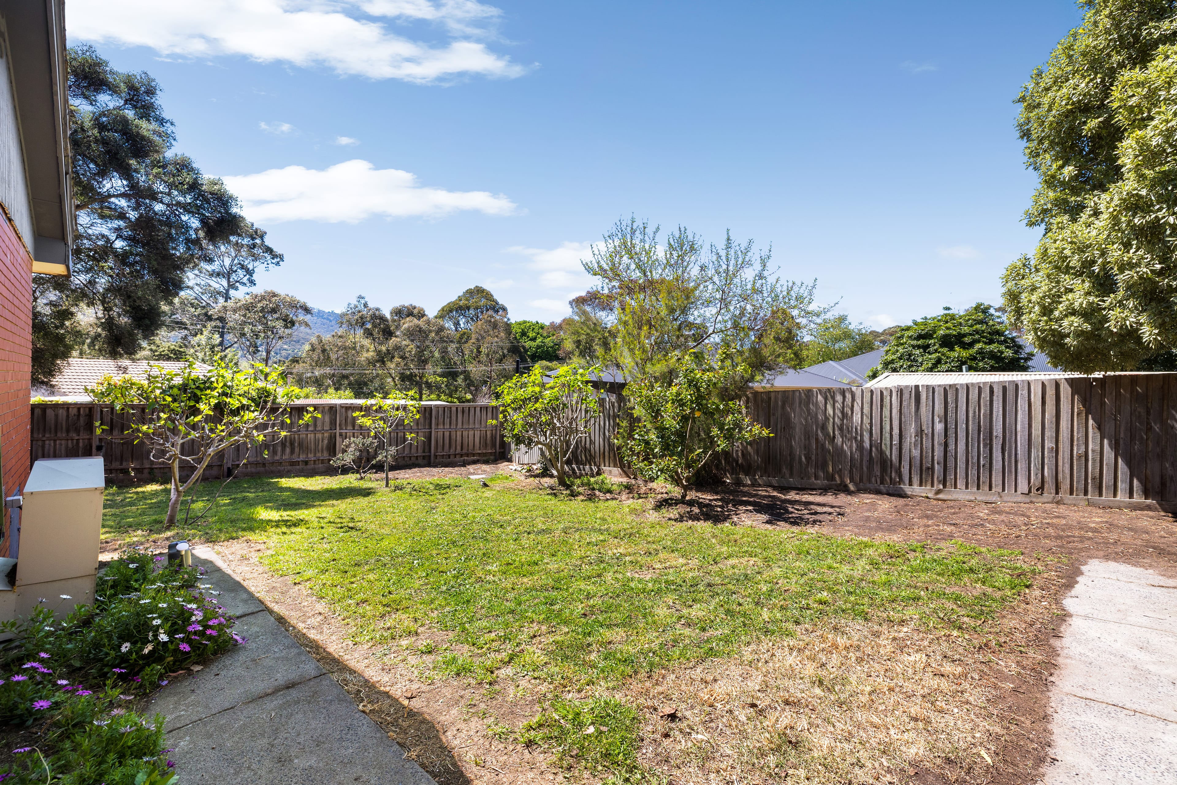 6 Chalmers Grove, Upper Ferntree Gully — listing photograph 13